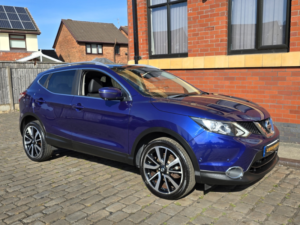 2016 Nissan Qashqai 1.2 Dig-T Tekna in Blue — image 2
