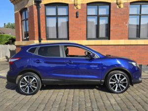 2016 Nissan Qashqai 1.2 Dig-T Tekna in Blue — image 3