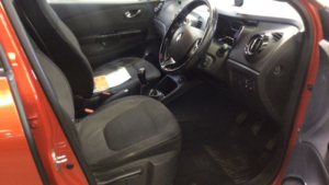 2015 Renault Captur 1.5 Dynamique S Nav Dci 90 in Orange — image 4