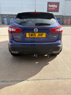 2015 Nissan Qashqai 1.5 Dci Tekna SUV 5dr Diesel Manual 2WD Euro 5 (s/s) (110 Ps) in Blue — image 4
