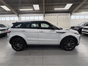 2018 Land Rover Range Rover Evoque 2.0 Td4 Landmark in White — image 6