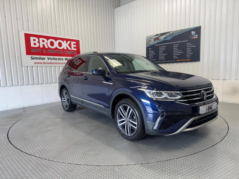 2022 Volkswagen Tiguan Allspace 1.5 Tsi Elegance DSG Euro 6 (s/s) 5dr in Blue — image 1