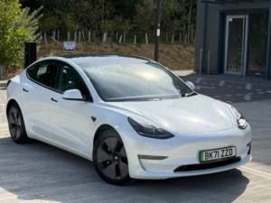 2021 Tesla Model 3 (dual Motor) Long Range Auto 4wde 4dr in White — image 5