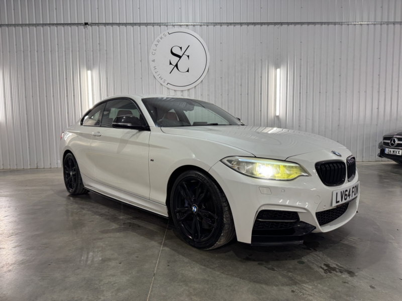 2014 BMW 2 Series 3.0 M235i Coupe in White — image 1
