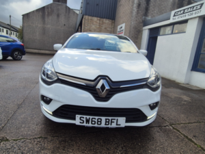 2018 Renault Clio 0.9 Play Tce 75 My18 in White — image 4