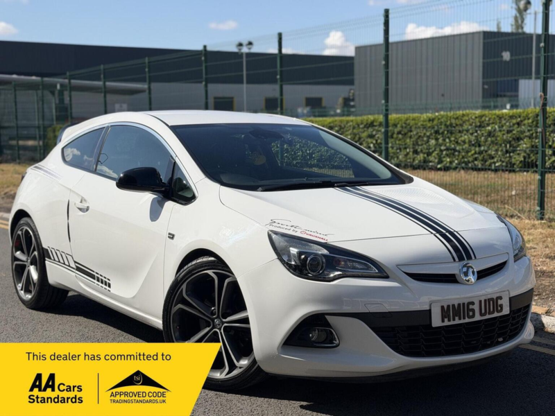 2016 Vauxhall Astra Gtc 1.4i Turbo Limited Edition Auto Euro 6 3dr in White — image 1