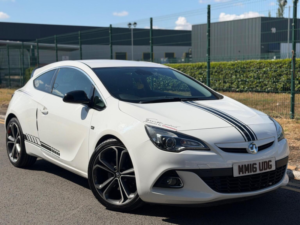 2016 Vauxhall Astra Gtc 1.4i Turbo Limited Edition Auto Euro 6 3dr in White — image 3