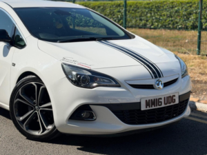 2016 Vauxhall Astra Gtc 1.4i Turbo Limited Edition Auto Euro 6 3dr in White — image 4