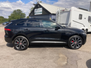 2016 Jaguar F-Pace 3.0 D300 V6 First Edition SUV 5dr Diesel Auto AWD Euro 6 (s/s) (300 Ps) in Black — image 5