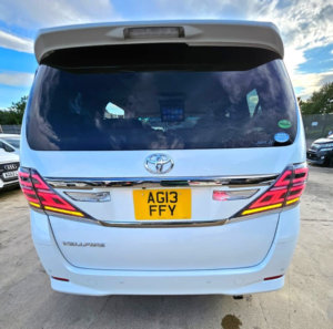 2013 Toyota Vellfire 8 Seater- 2.4l Petrol-Ulez/caz Pass-Free 42months Gold Warranty & 12 Months Aa Breakdown Cover in White — image 5
