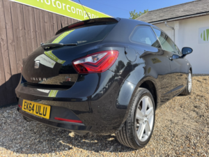 2015 SEAT Ibiza 1.2 Tsi Fr in Black — image 6