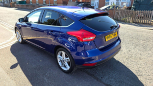2015 Ford Focus 1.0t Ecoboost Zetec Euro 6 (s/s) 5dr in Blue — image 4