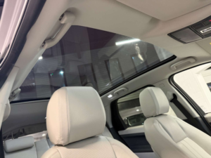 2015 Land Rover Discovery Sport 2.2 Sd4 Hse SUV 5dr Diesel Auto 4WD Euro 5 (s/s) (190 Ps) in Black — image 5