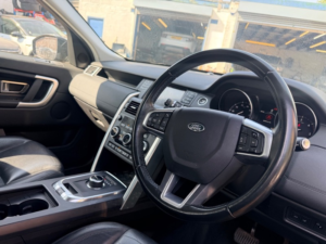 2017 Land Rover Discovery Sport Td4 Se Tech in Grey — image 2