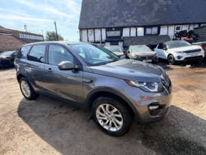2017 Land Rover Discovery Sport Td4 Se Tech in Grey — image 6