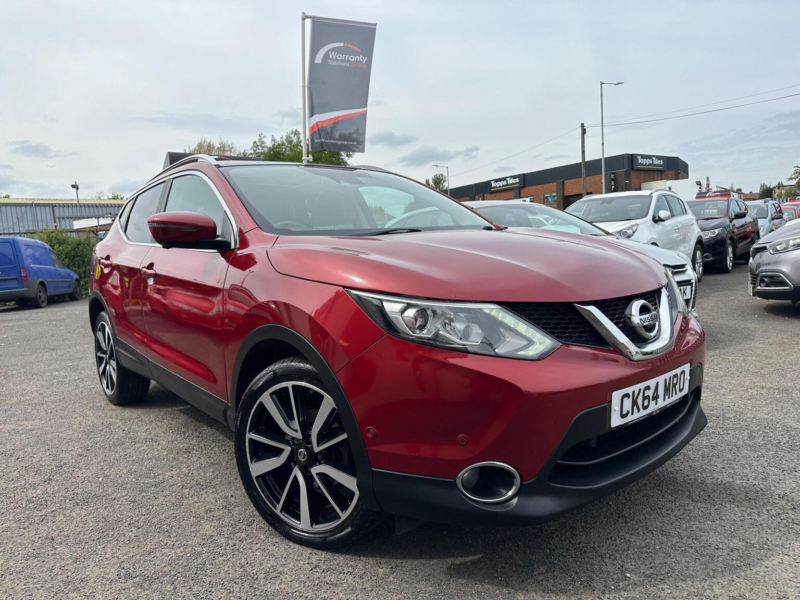 2014 Nissan Qashqai 1.5 Dci Tekna 2WD Euro 5 (s/s) 5dr in Red — image 1