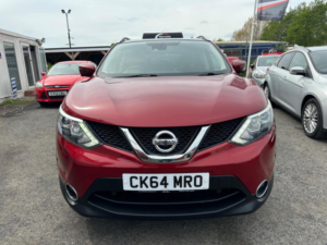 2014 Nissan Qashqai 1.5 Dci Tekna 2WD Euro 5 (s/s) 5dr in Red — image 2