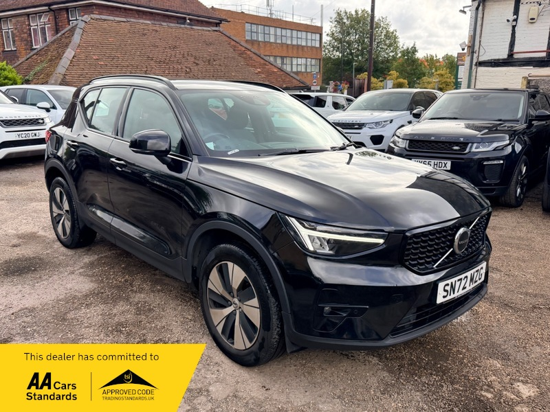2022 Volvo Xc40 Recharge T4 Plus in Black — image 1