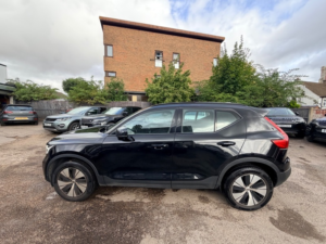 2022 Volvo Xc40 Recharge T4 Plus in Black — image 4