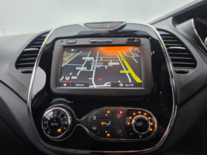 2016 Renault Captur 0.9 Tce Energy Dynamique S Nav SUV 5dr Petrol Manual Euro 6 (s/s) (90 Ps) in Orange — image 4