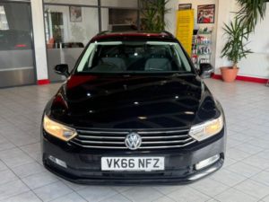 2016 Volkswagen Passat 1.6 Tdi Bluemotion Tech S in Black — image 4