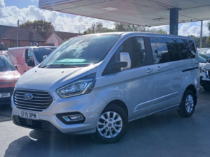 2019 Ford Tourneo Custom 2.0 320 Ecoblue Titanium Minibus Double Cab 5dr Diesel Auto L1 Euro 6 (s/s) (130 Ps) in Silver — image 2