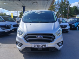 2019 Ford Tourneo Custom 2.0 320 Ecoblue Titanium Minibus Double Cab 5dr Diesel Auto L1 Euro 6 (s/s) (130 Ps) in Silver — image 3