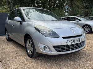 2011 Renault Grand Scenic 1.6 Vvt Dynamique Tomtom Euro 5 5dr in Silver — image 4
