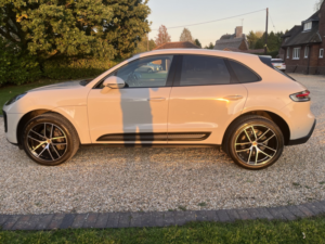 2022 Porsche Macan 2.0 T Auto MPV AWD in Grey — image 3