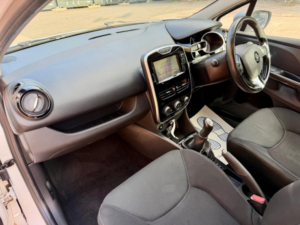 2016 Renault Clio 0.9 Tce Dynamique Nav Euro 6 (s/s) 5dr in White — image 6