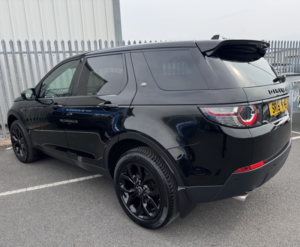 2015 Land Rover Discovery Sport 2.2 Sd4 Hse Automatic 7 Seater in Black — image 4