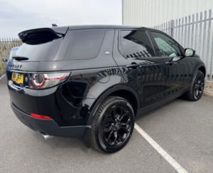 2015 Land Rover Discovery Sport 2.2 Sd4 Hse Automatic 7 Seater in Black — image 5