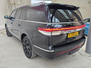 2023 Lincoln Navigator Presidential 3.5 in Black — image 5