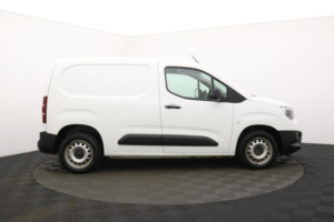 2021 Vauxhall Combo 1.5 Turbo D 2300 Dynamic Panel Van 4dr Diesel Manual L1 H1 Euro 6 (100 Ps) in White — image 2