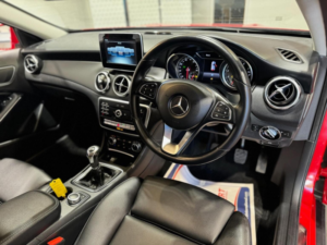 2018 Mercedes-Benz Gla 1.6 Gla200 Se (executive) Euro 6 (s/s) 5dr in Red — image 2