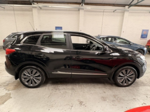 2017 Renault Kadjar 1.2 Signature Nav Tce 130 in Black — image 6