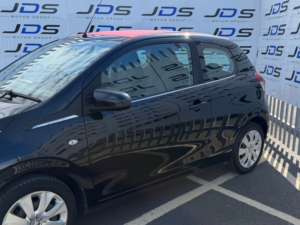 2014 Peugeot 108 1.0 Vti Active Top! 3dr Petrol Manual Euro 5 Euro 5 (68 Ps) in Black — image 5