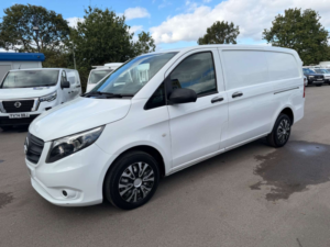 2020 Mercedes-Benz Vito 1.7 114 Cdi Progressive Panel Van 5dr Diesel Manual Fwd L2 Euro 6 (s/s) (lwb) (136 Ps) in White — image 4