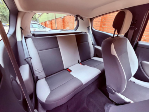 2011 Renault Clio 1.2 Bizu Euro 5 3dr in Red — image 6