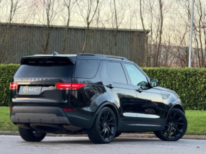 2017 Land Rover Discovery 3.0 Td V6 Hse Luxury Auto 4WD Euro 6 (s/s) 5dr in Black — image 3