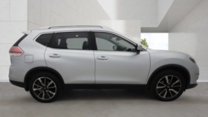 2017 Nissan X-Trail 1.6 Dci Tekna in Silver — image 2