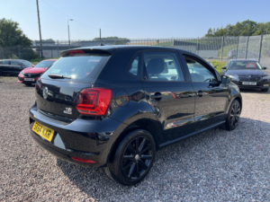 2014 Volkswagen Polo 1.2 Tsi Bluemotion Tech Se in Black — image 2