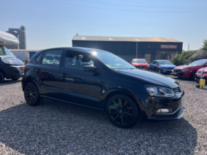 2014 Volkswagen Polo 1.2 Tsi Bluemotion Tech Se in Black — image 5