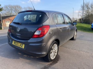 2012 Vauxhall Corsa 1.4 16v Se ** Automatic ** Last Local Owner 11.5 Years ** Alloys ** Heated Seats ** in Grey — image 4