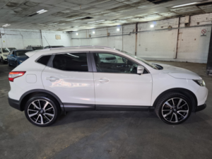 2016 Nissan Qashqai 1.5 Dci Tekna in White — image 4
