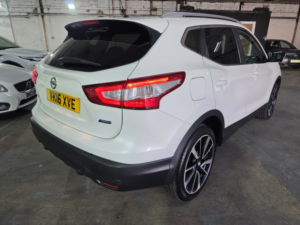 2016 Nissan Qashqai 1.5 Dci Tekna in White — image 5