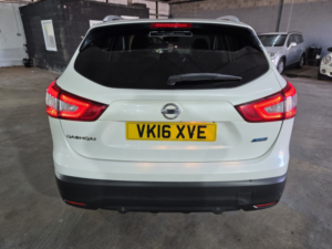 2016 Nissan Qashqai 1.5 Dci Tekna in White — image 6