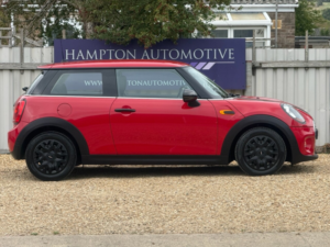 2017 MINI Hatch 1.2 One Hatchback 3dr Petrol Manual Euro 6 (s/s) (102 Ps) in Red — image 4