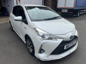 2017 Toyota Yaris Hybrid Elec in White — image 3