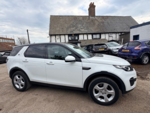 2018 Land Rover Discovery Sport Ed4 Se in White — image 4